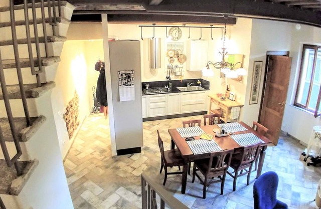 THE AERIE - THE EAGLE'S NEST - large apartment in strategic location