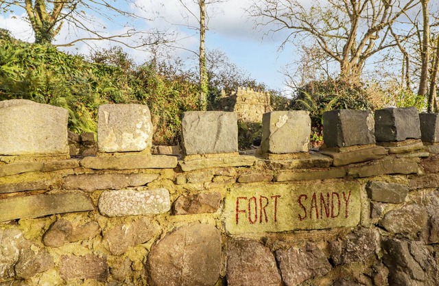 THE ANCHORAGE, family friendly, with a garden in Milford Haven