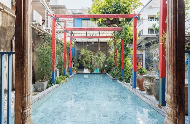 The Anonymous House @ Silom/BTS Surasak/3 Bedrooms, 4 Bathrooms/City Center.