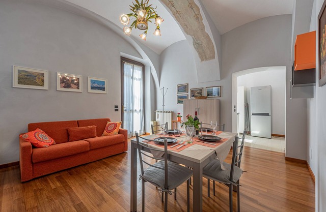 The Antico Cedro Apartment, Alba city center