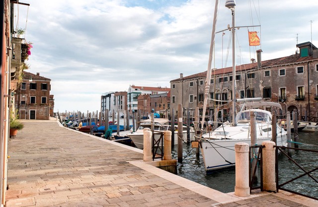 The apartment for those who want tranquility although being 10 minutes from S. Marco