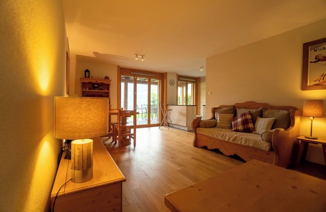 The apartment is located 150m from the Place de la Barboleuse in Gryon and is close to all amenities