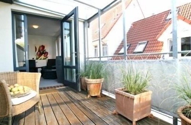 The apartment offers guests a central location of Jever and a nice ambience.