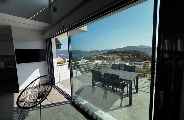 The Artist, Best Sea View in Porto Rafti