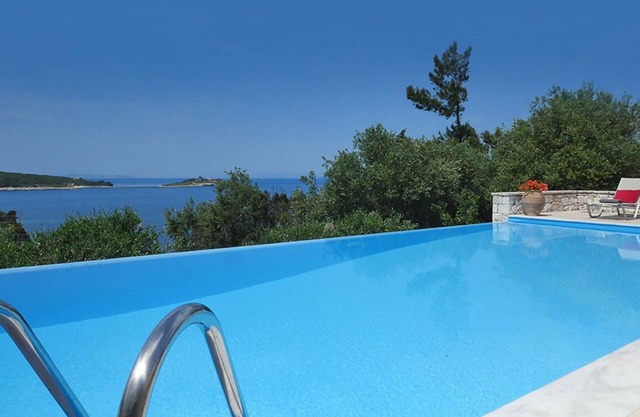 The Artist's House - One Bedroom Villa, Sleeps 2