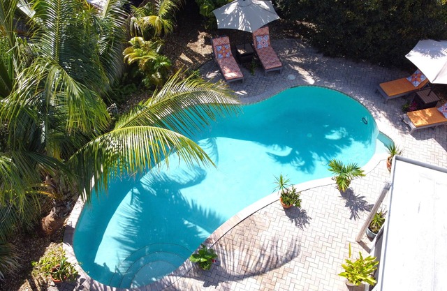 The Ave House- A Private Oasis Retreat with Pool