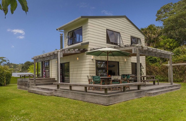 The Bach Retreat - Hahei Holiday House