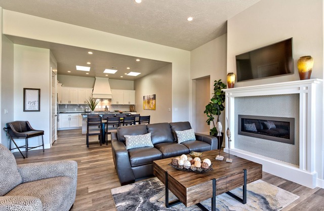 The Back Nine Villa at The Ledges Golf Club *Resort Amenities Included!