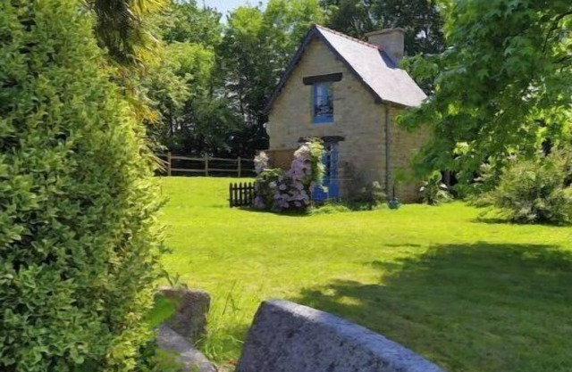 The bakery lives in the countryside near hiking trails