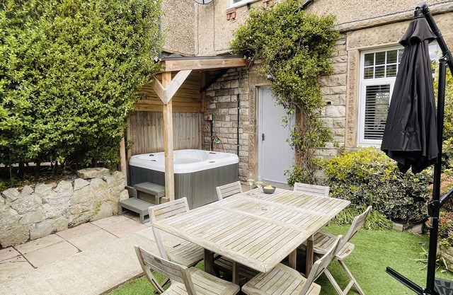 The Bakewell Retreat - Full Sized Hot-Tub - Pets