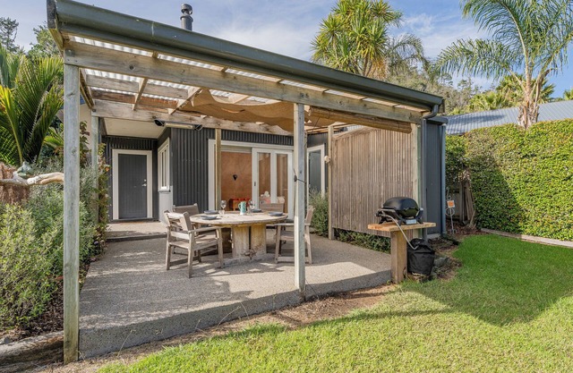 The Barn - Hahei Holiday Home