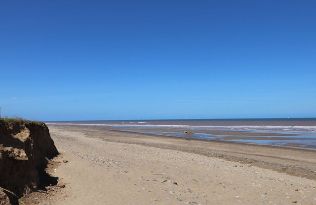 THE BARN, pet friendly, country holiday cottage in Easington