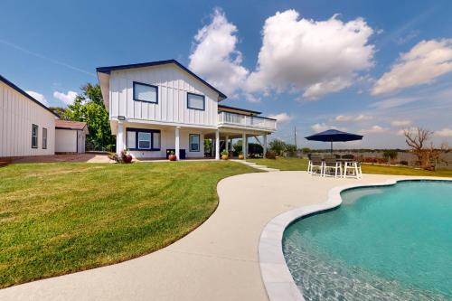 The Baytown Getaway - Main House