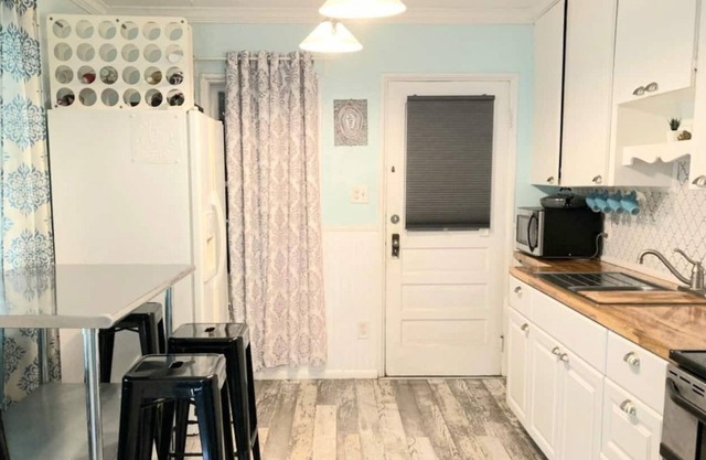 The Beach Cottage in the middle of downtown