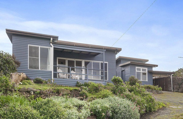The Beach House - sensational views