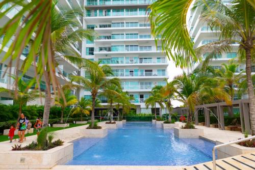 The Beaches-Beachfront Retreat