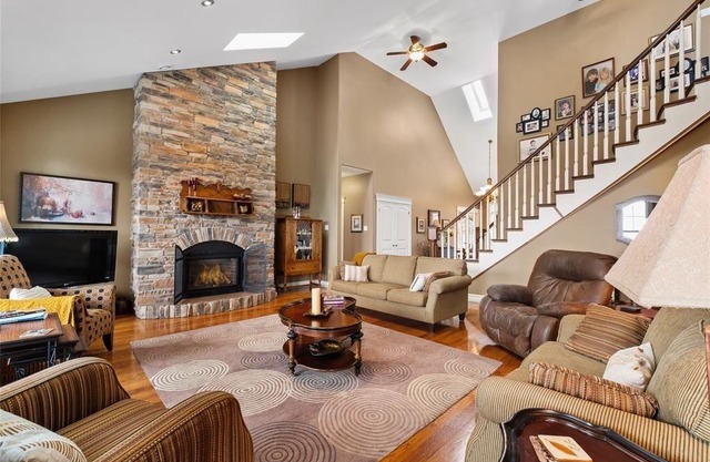 The Beamer House - Large family friendly retreat with a spectacular views