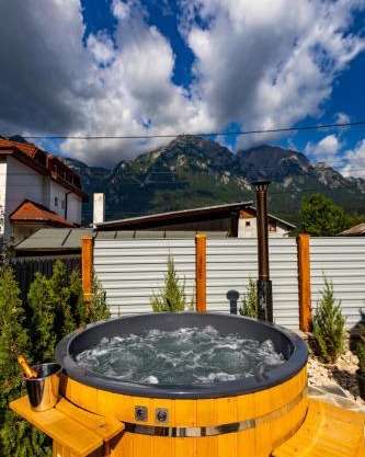The Bear Chalet with Private Hot Tub