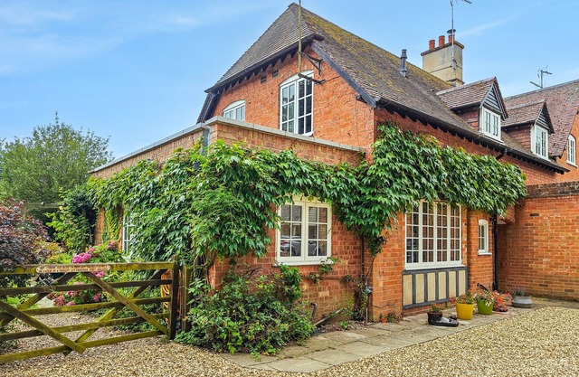 The Beckford Mews - Two Bedroom House, Sleeps 4