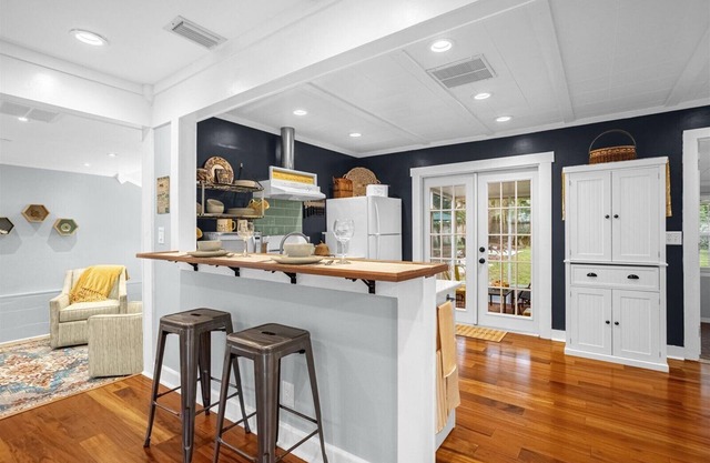 The Beekeeper's Cottage - Downtown Mount Dora, Florida
