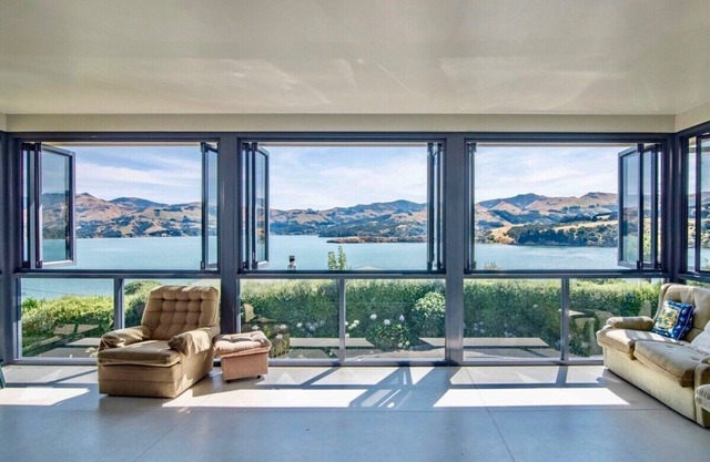 The Bellbird's Nest - Takamatua Holiday Home