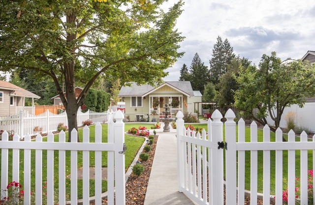 The Birdhouse - A charming cottage on the South Hill