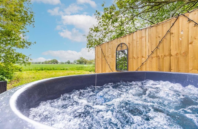 The Bishy Barney Bee - Norfolk Holiday Properties