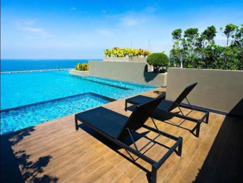 The Blu X Seaview บางแสน F5