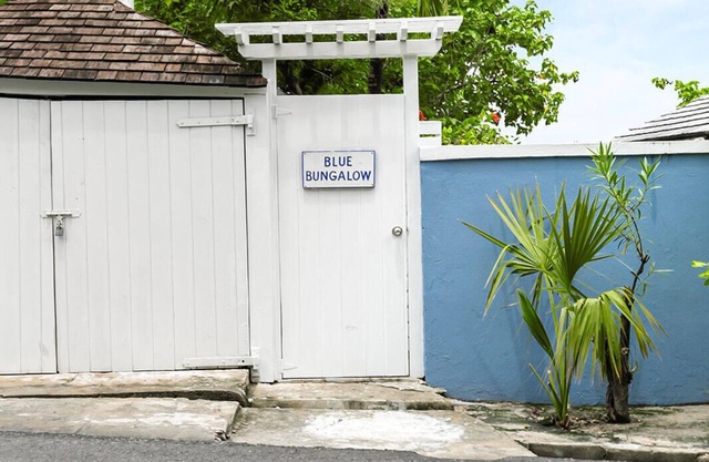 The Blue Bungalow: A charming cottage set above the water in Harbour Island