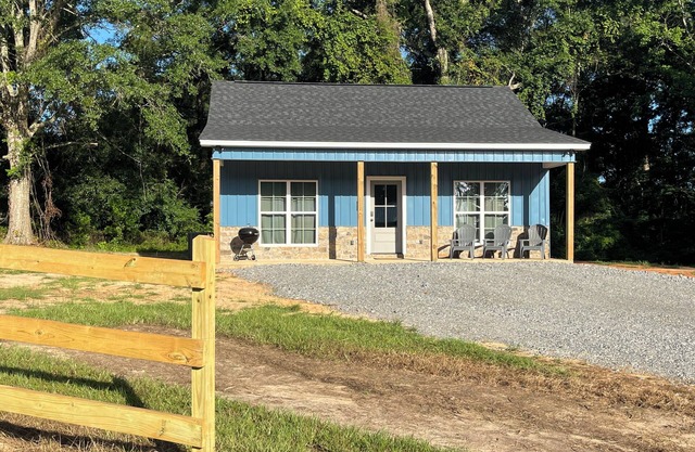 The Blue Cottage on Brownlee!