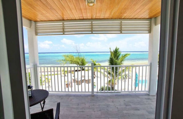 The Blue Iguana Oceanfront Studio Cottage in East End