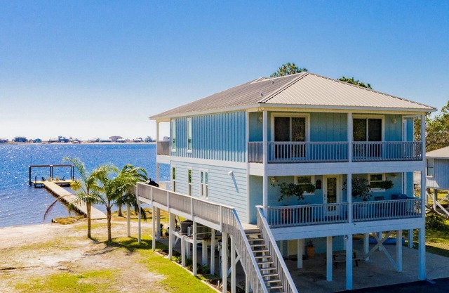 The Blue Oasis has most everything you need for large family gatherings in Gulf Shores, Alabama.