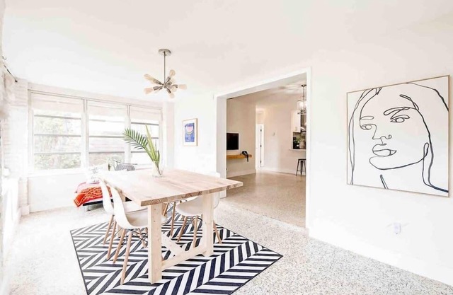 The Bo House |sleeps 4 | close to beach, airport