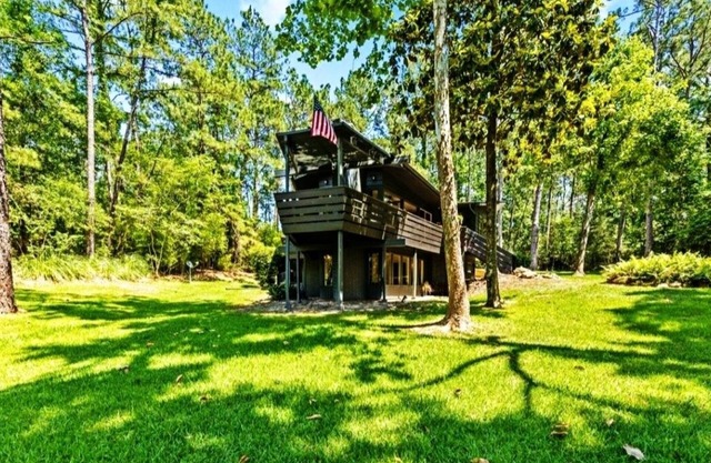 The BOAT House! Hot Tub-Pool-Pool Table-Fire Pit-RV & Boat parking! Docks Close!