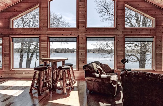 The Boathouse Cabin @ McCann Lake