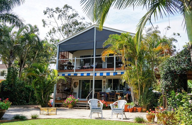 The Boathouse - relax on canal front with jetty