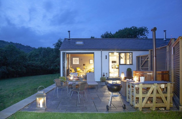 The Bolt - a cottage that sleeps 2 guests in 1 bedroom
