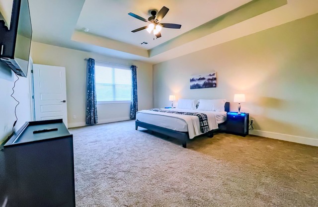 The Boomer Nest in Norman. nSpacious 4-bedrooom home. Safe & Quiet surroundings