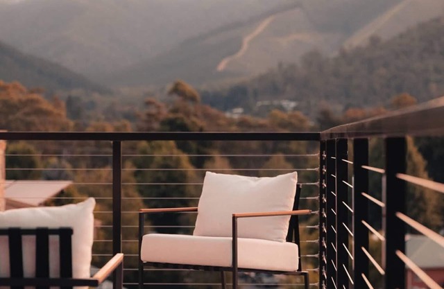 The Bright Haus - 4 Bedroom - Discover this modern sanctuary that redefines luxury living.