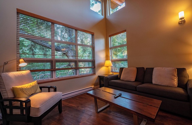 The Cabins - 1 Bedroom - Spring Cove Sabbatical!