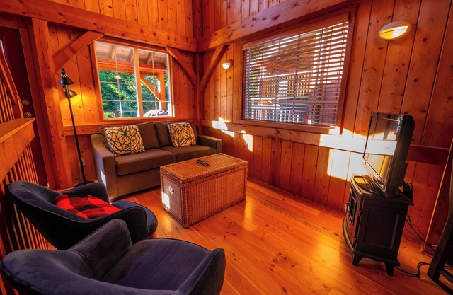 The Cabins - 2 Bedroom - Rainforest Portside Side!