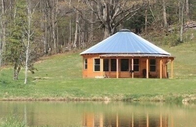 The Cabins at Rose River Farm