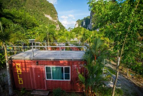 The Camper Lodge Khao Sok