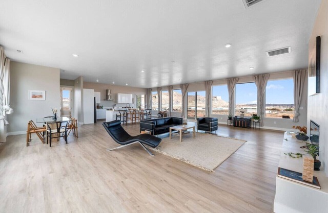 The Canyon Dweller: A Luxury Haven near Page, AZ