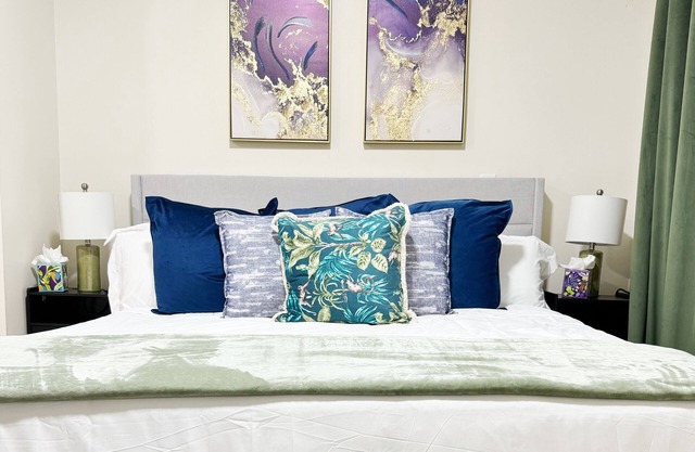 The Cardinal A/King 1BD/1BA Studio Apt