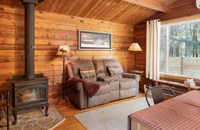 The Cedar Cabin on 8 acres