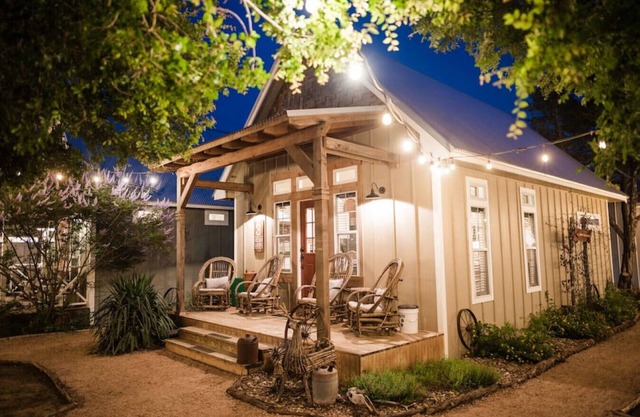 The Cedar Lodge at Gruene B&B