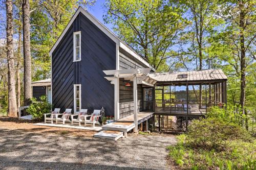 The Chalet on Sinclair with Private Dock and Kayaks!