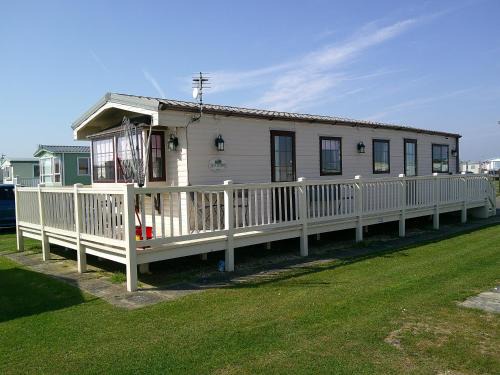 The Chase Ingoldmells Hathaway II 6 Berth Central Heated gated veranda FREE WIFI