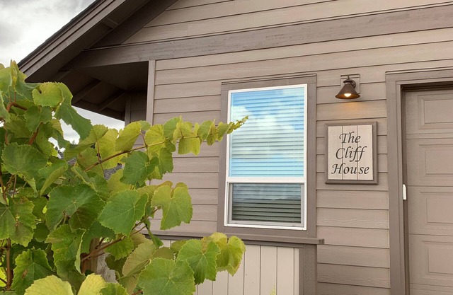 The Cliff House A in McMinnville, Oregon's Wine Country